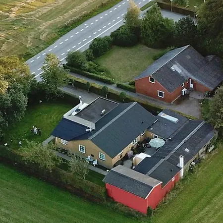 Nustrup Alojamento de Acomodação e Pequeno-almoço *